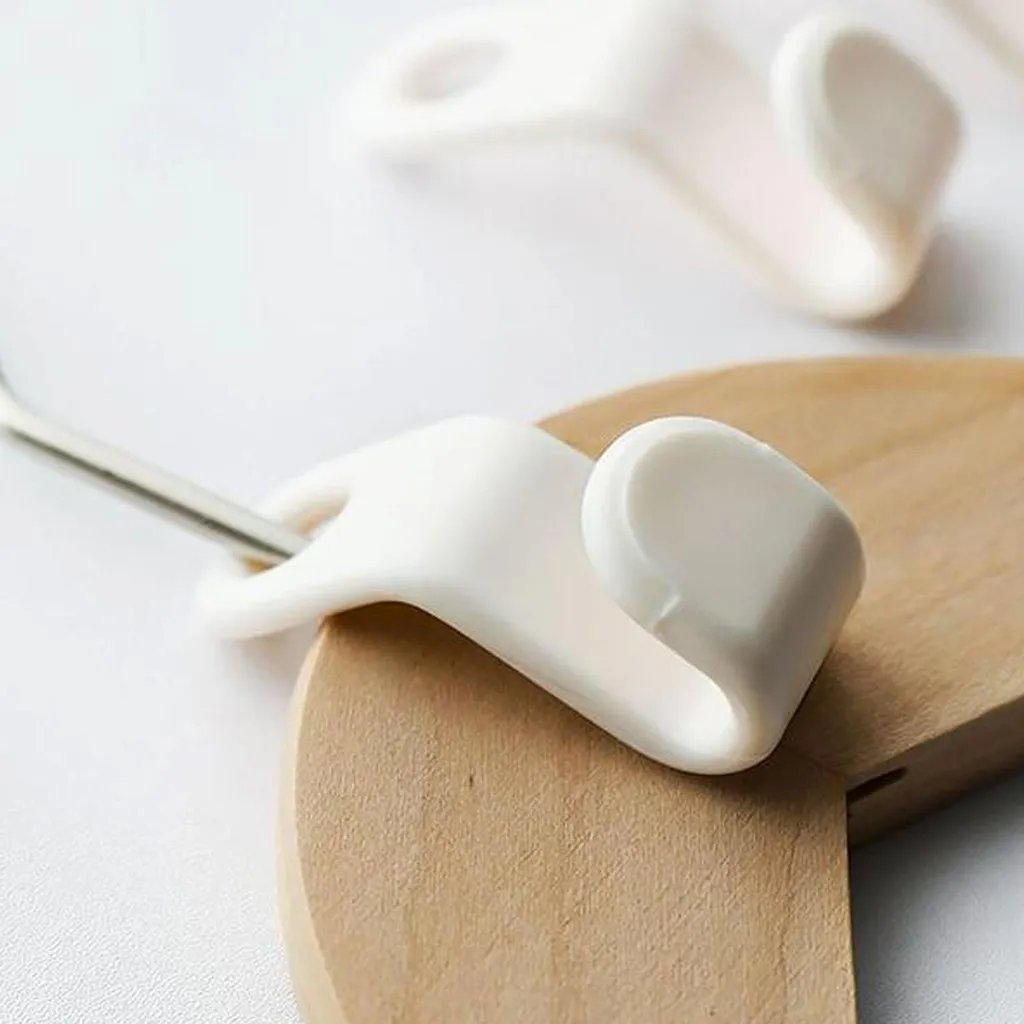 5 Pcs - Plastic Clothes Hanger with Non-Slip Pad - H02752