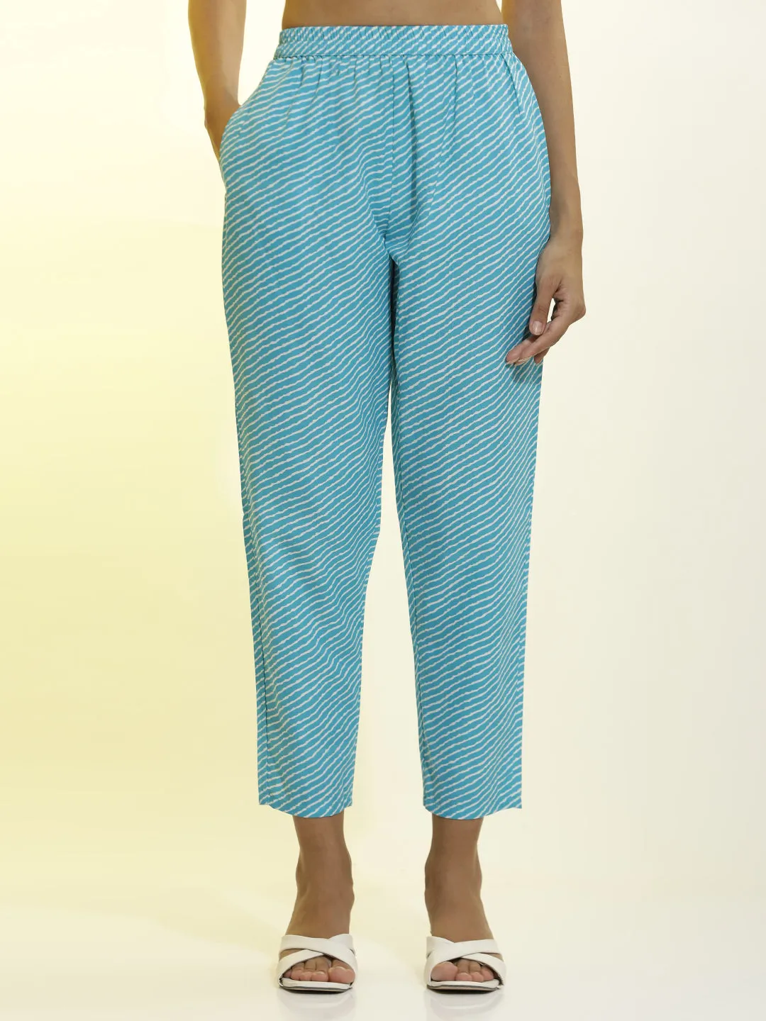 Blue Floral Printed Cotton Blend Kurta Set