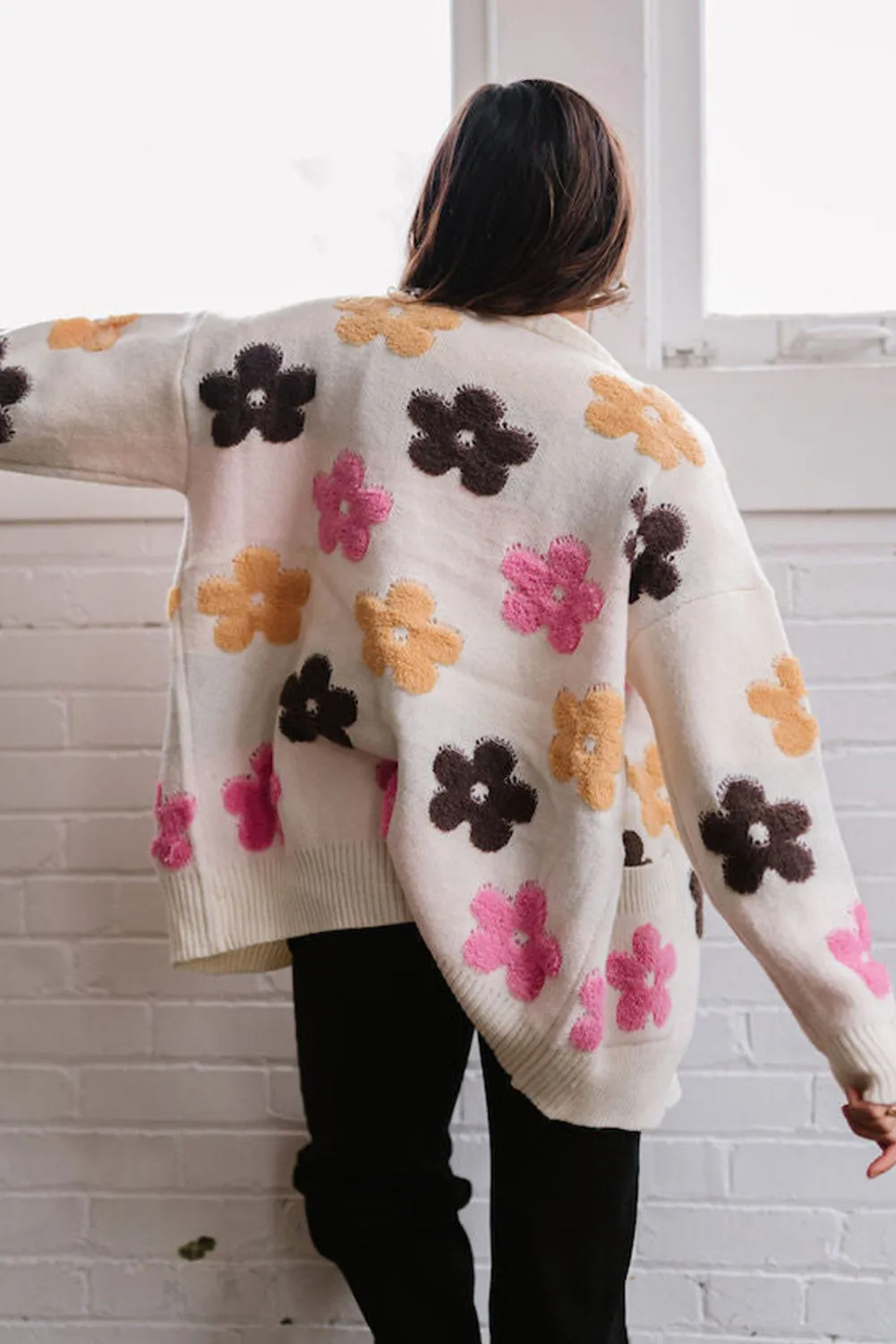 Bright White Flower Pattern Pocket Buttoned Cardigan