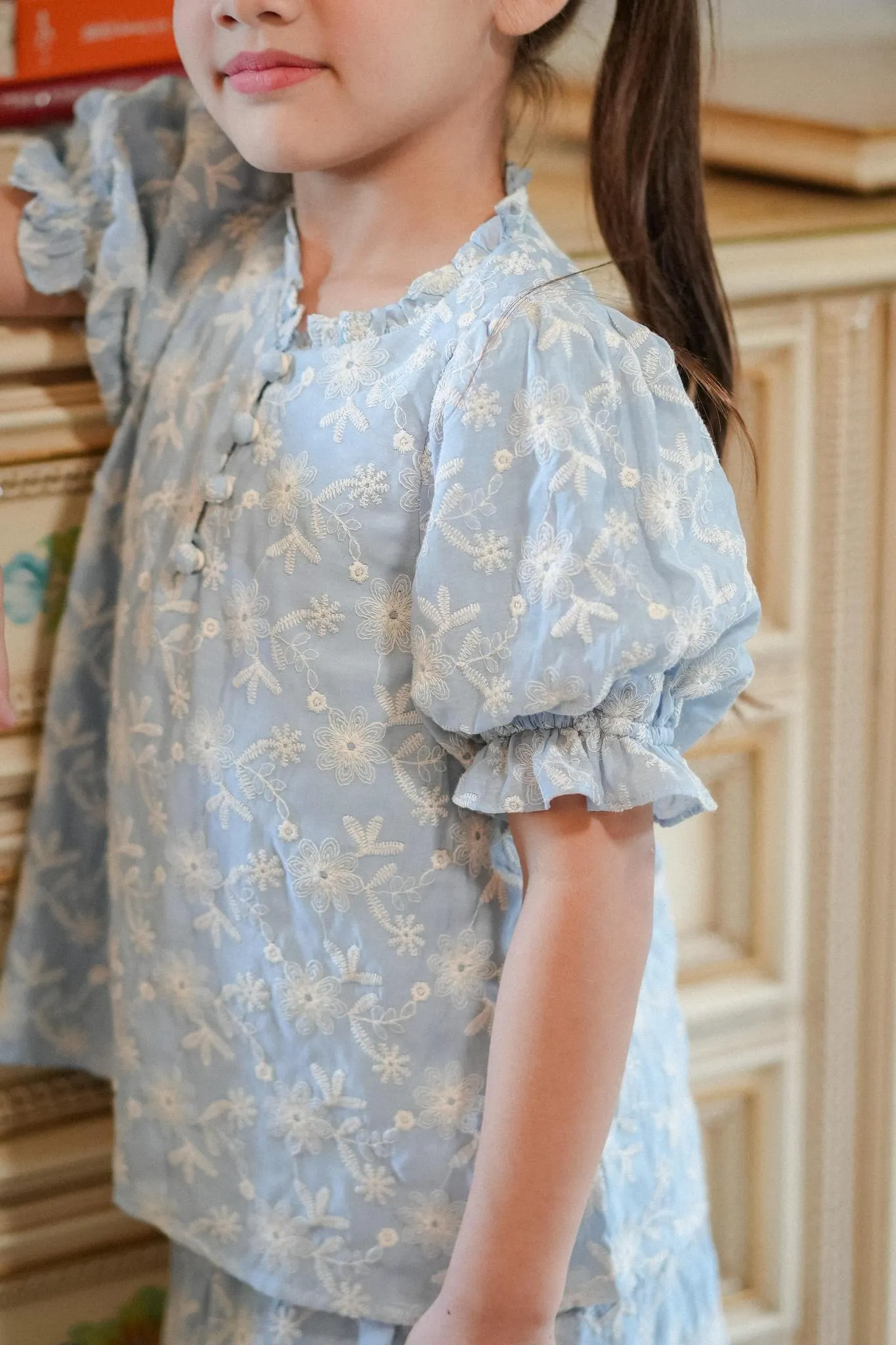 ESME KURUNG IN CLOUD