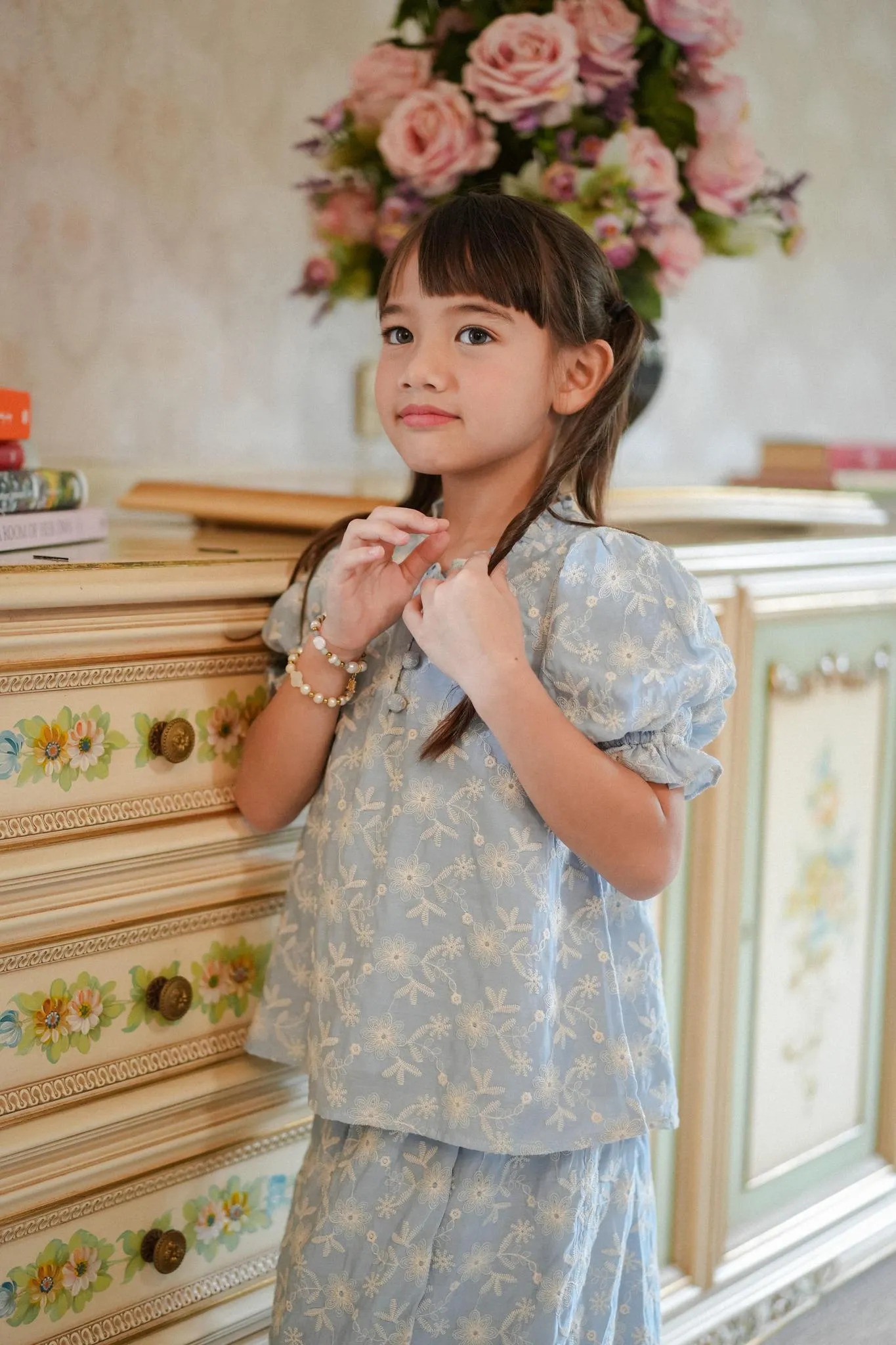 ESME KURUNG IN CLOUD
