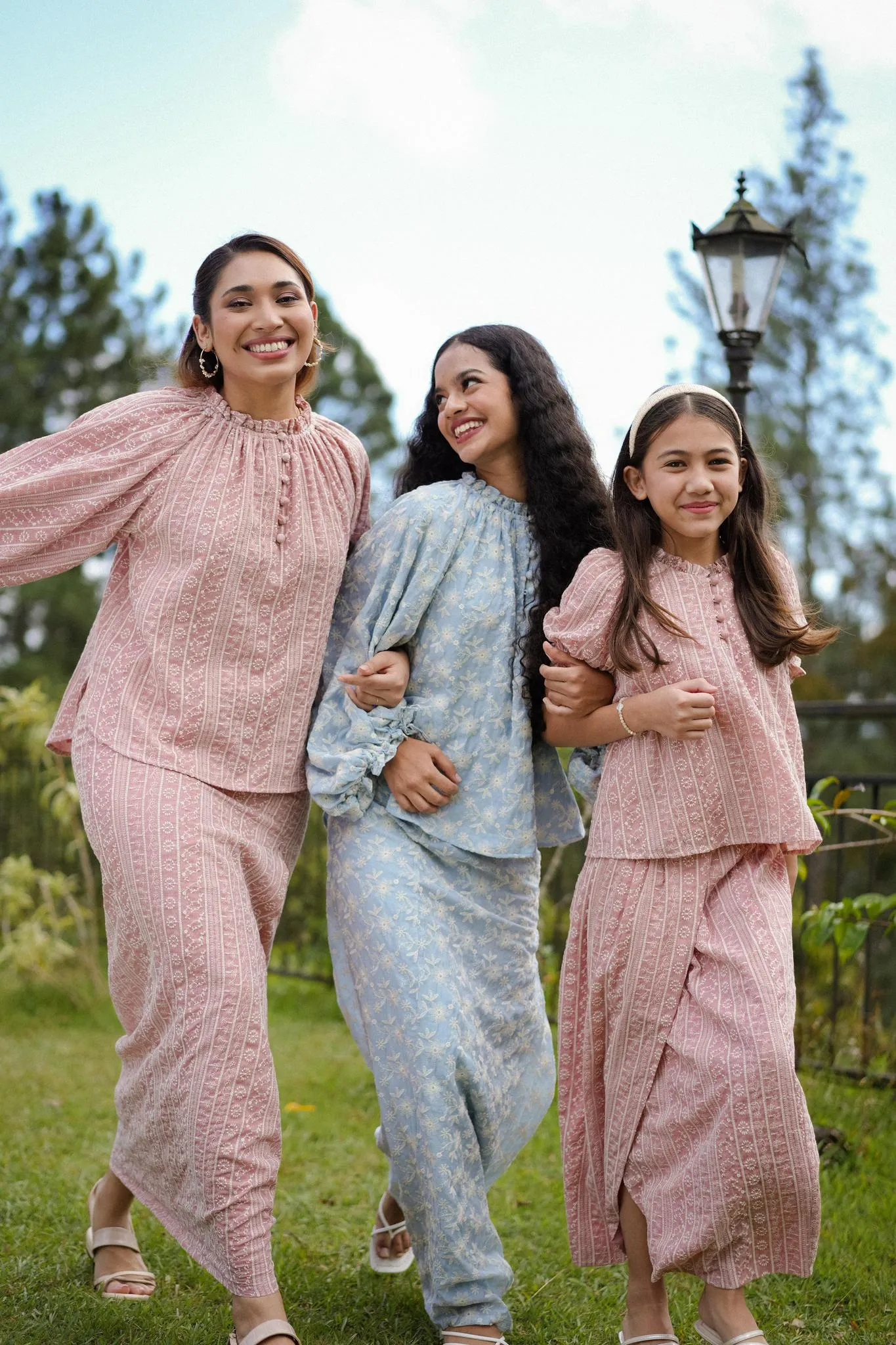 ESME KURUNG IN CORAL