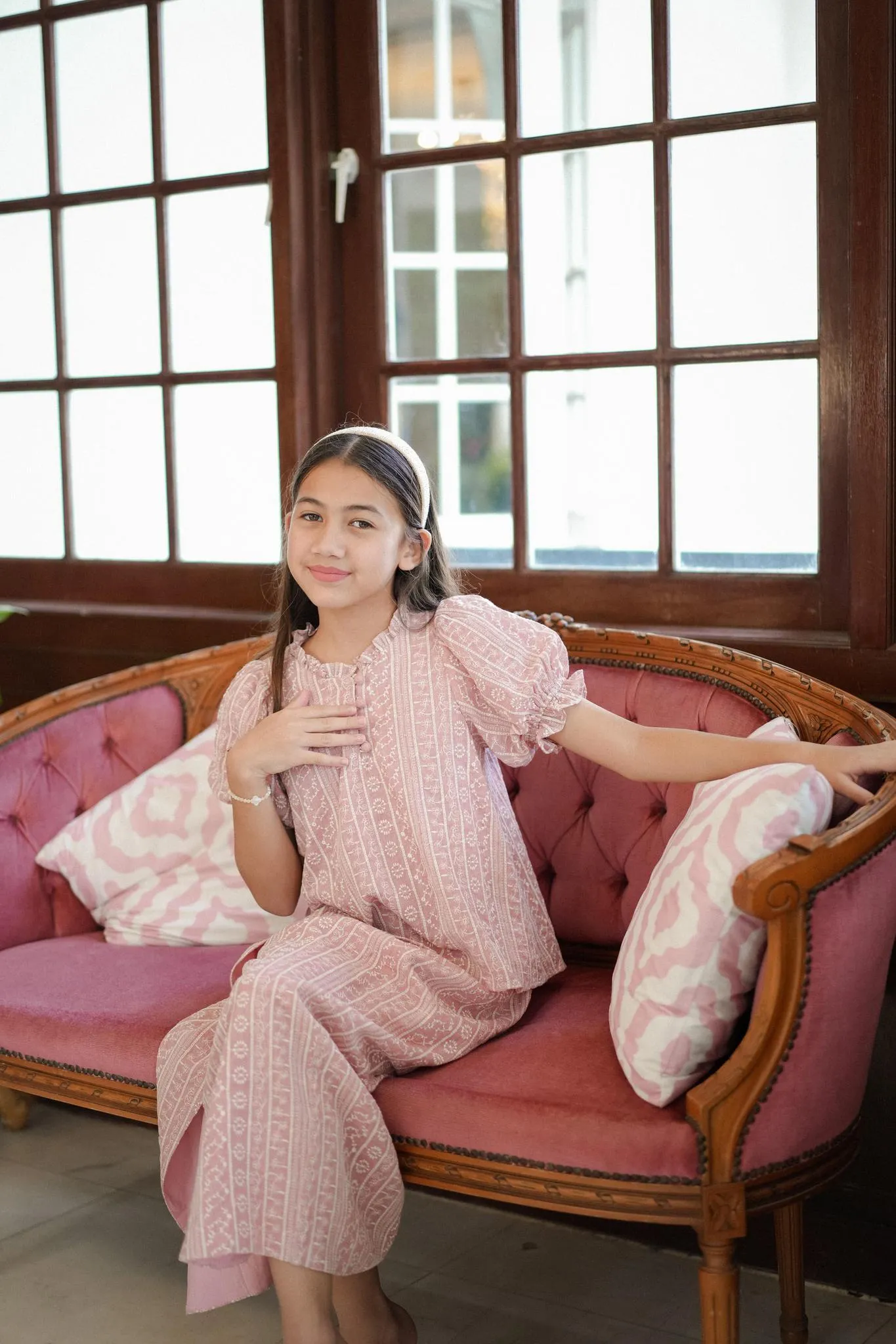 ESME KURUNG IN CORAL