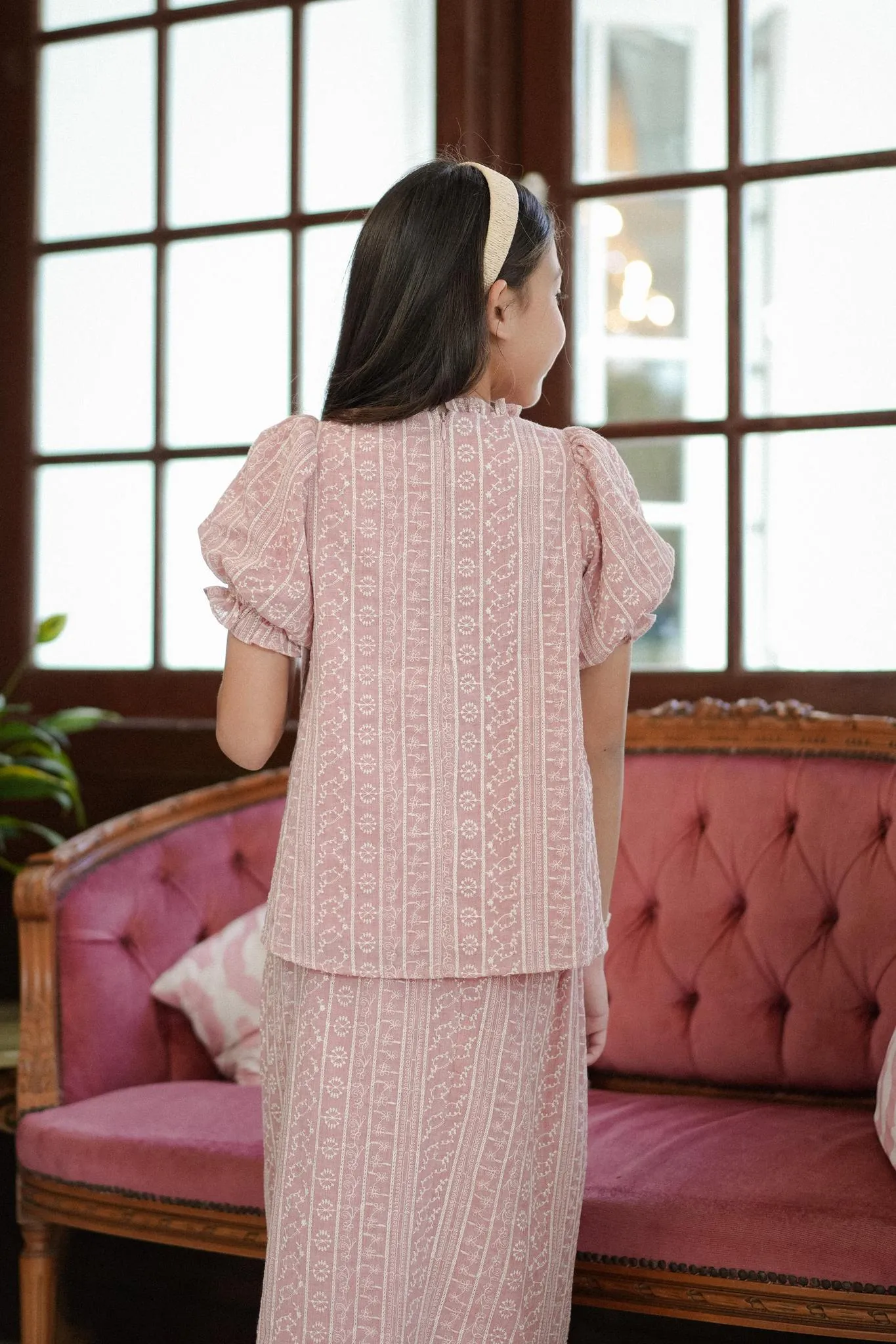 ESME KURUNG IN CORAL