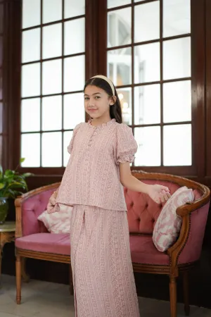 ESME KURUNG IN CORAL
