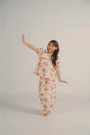 ESME KURUNG IN SPRING