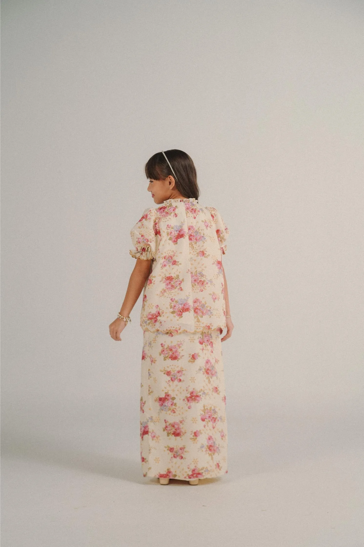 ESME KURUNG IN SPRING