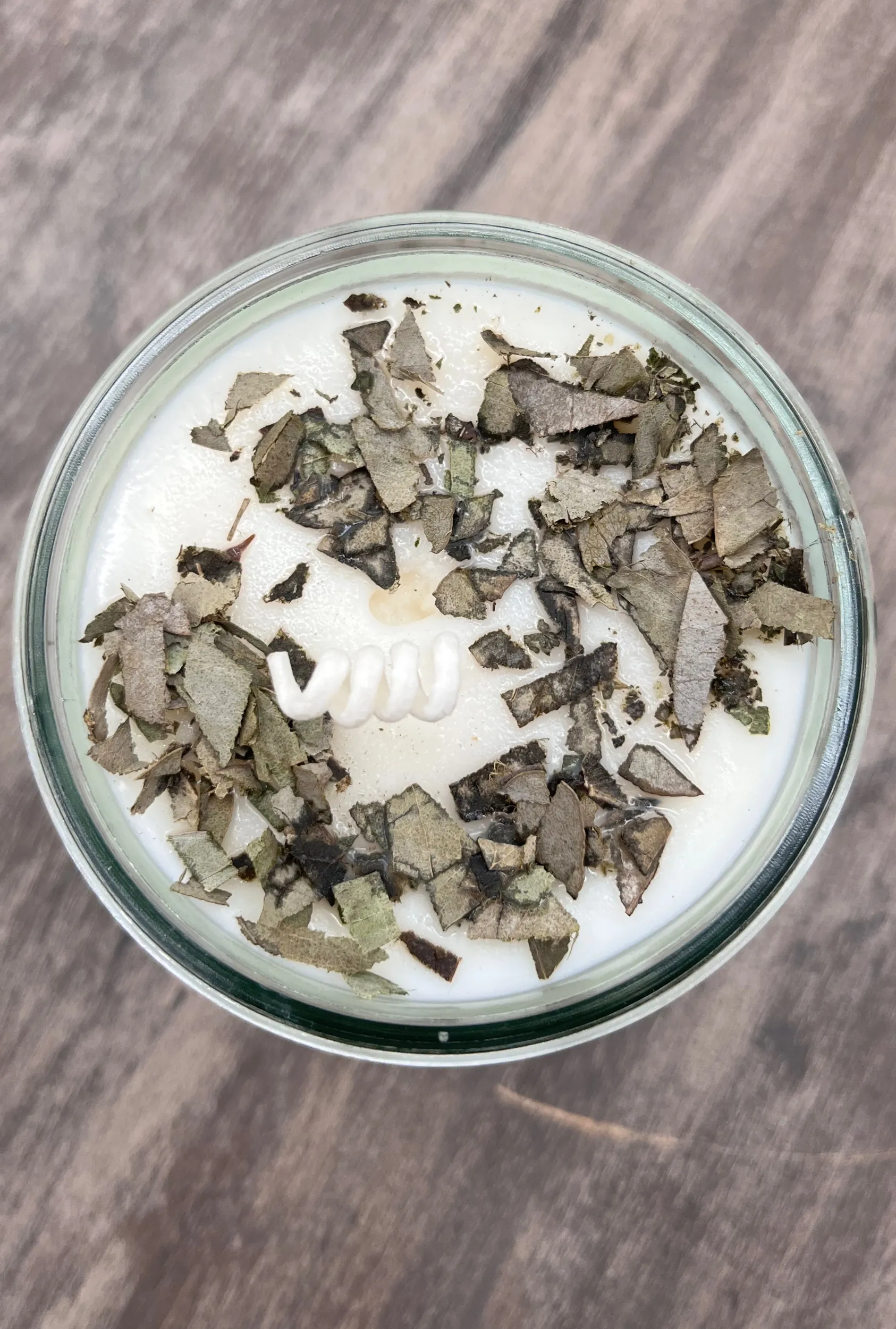 Eucalyptus Spearmint: 10oz Soy Wax Candle topped with Eucalyptus