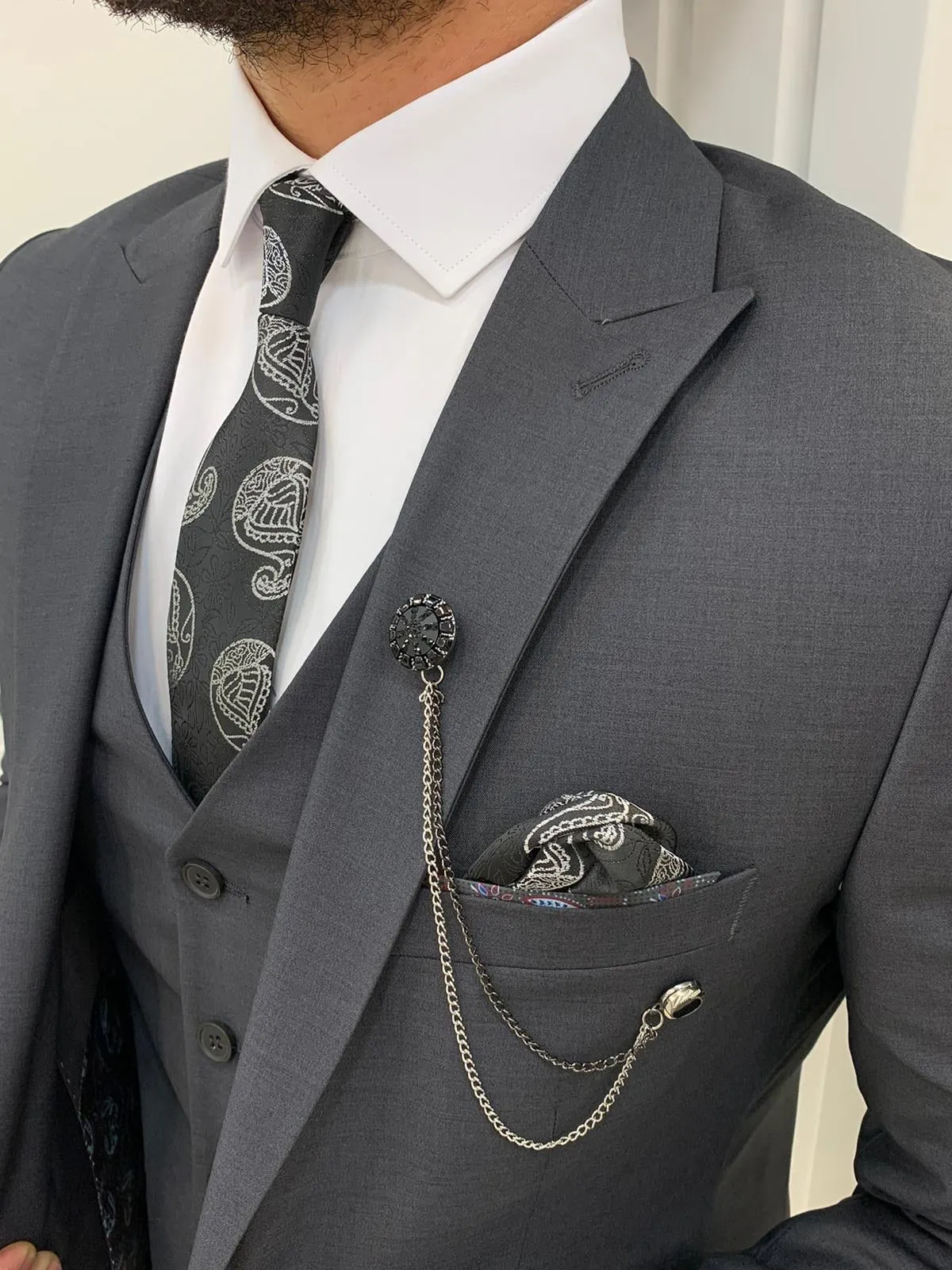 Lance Gray Slim Fit Suit - The Perfect Blend of Style and Comfort