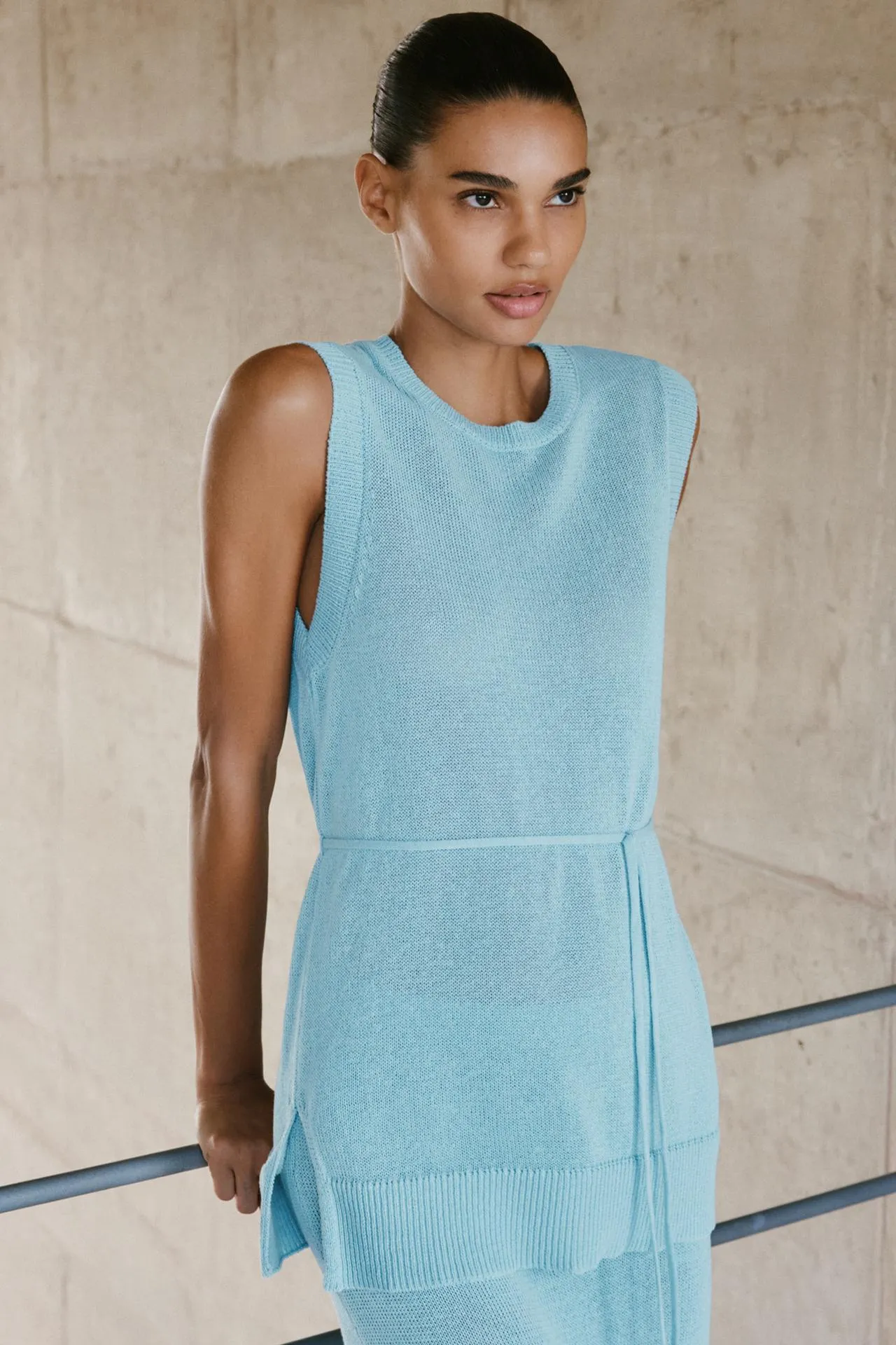 Long knit top with belt