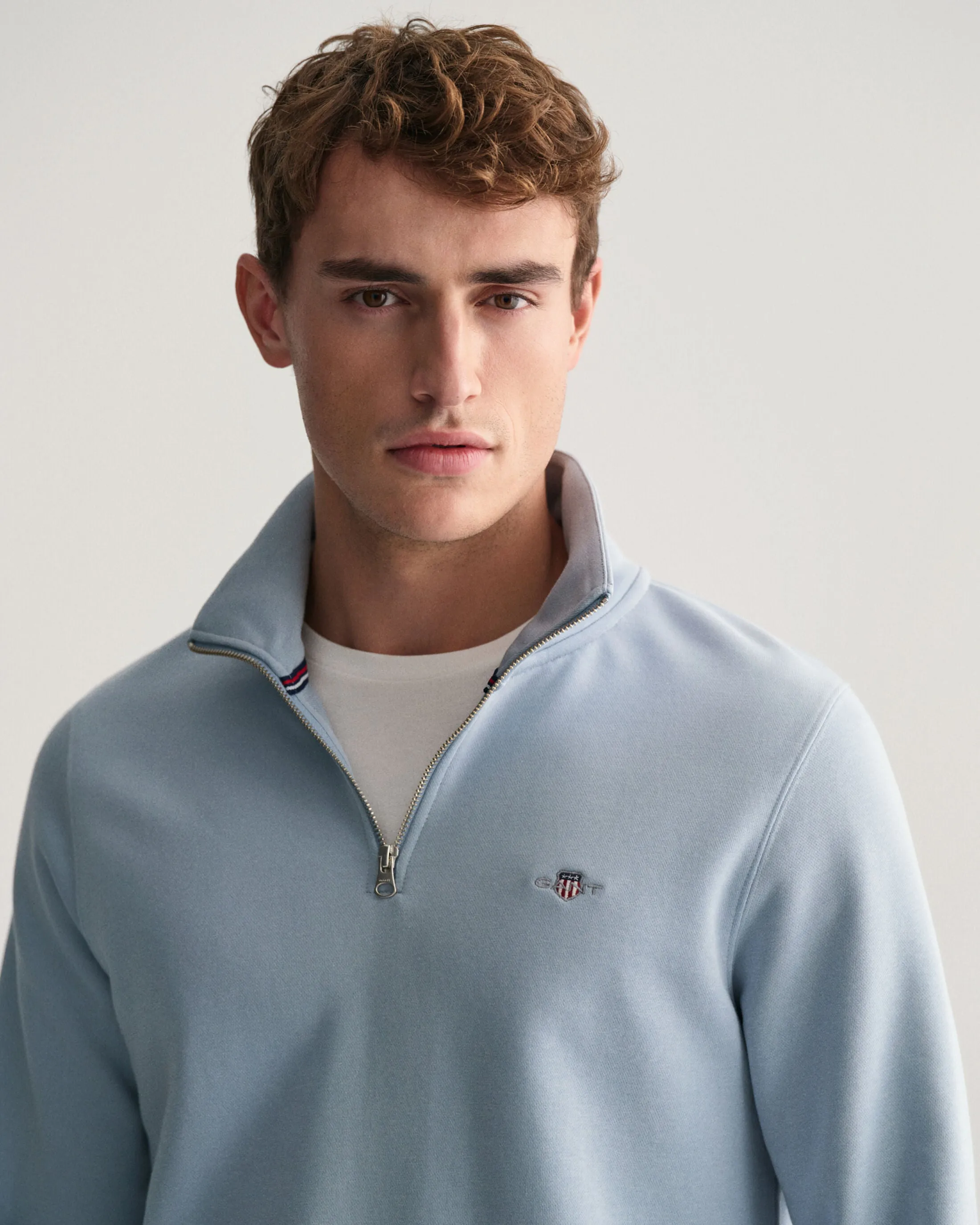 Shield Half-Zip Sweatshirt in Dove Blue