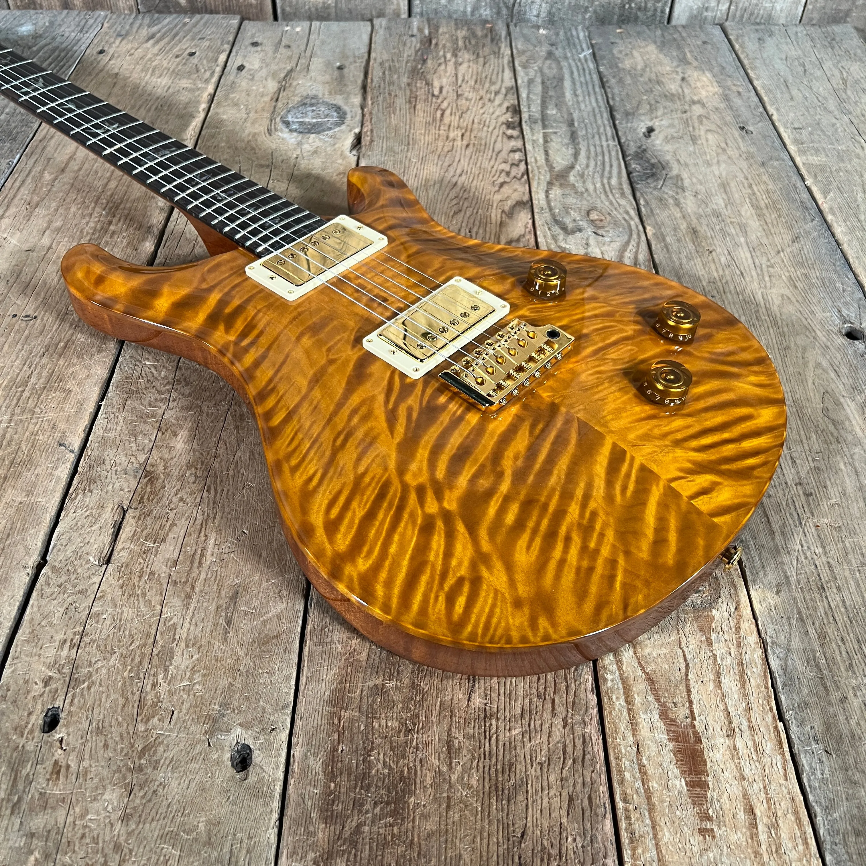 SOLD - PRS Custom 22 Artist Quilt Dragon Pickups Gold Hardware wide thin 2001 Violin Amber