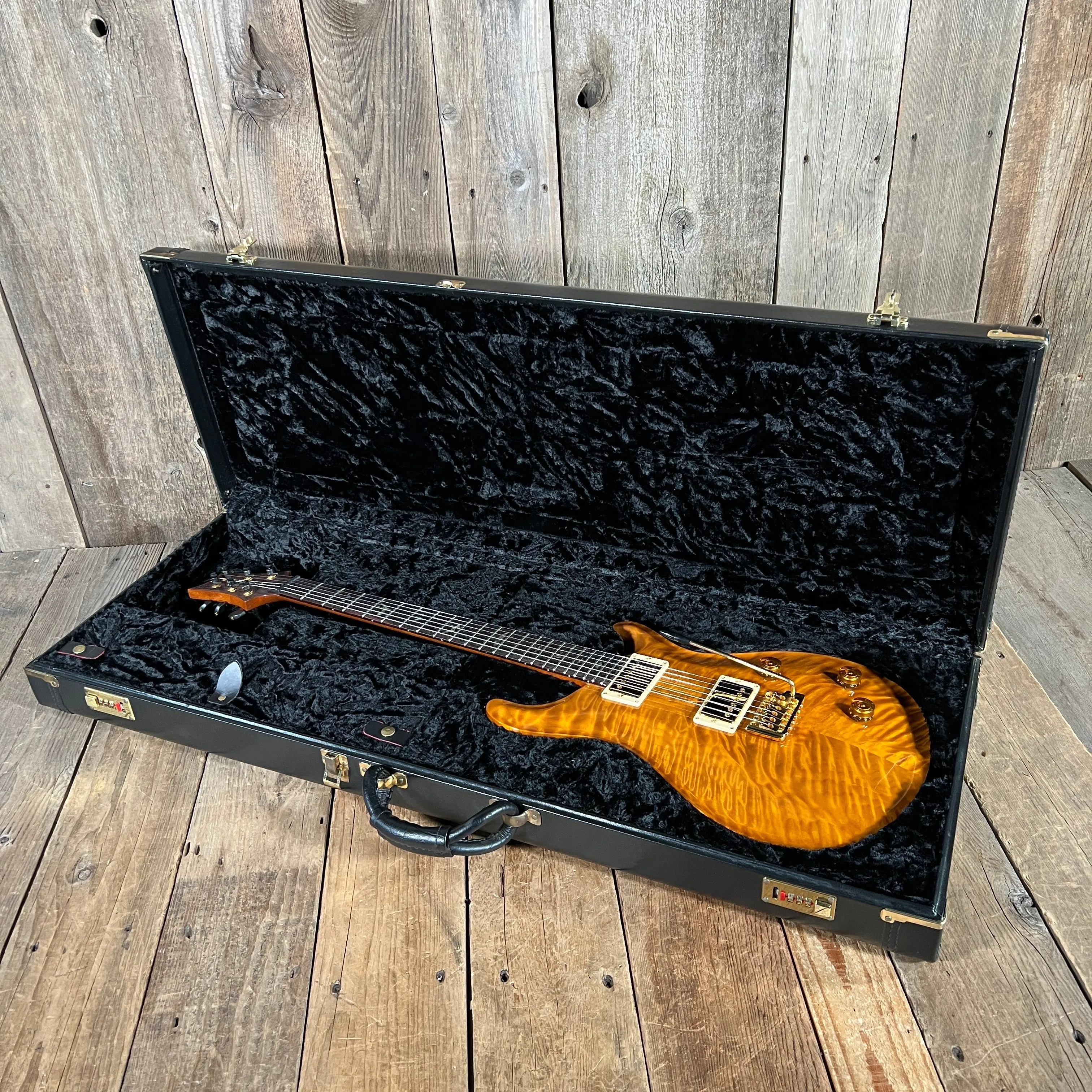 SOLD - PRS Custom 22 Artist Quilt Dragon Pickups Gold Hardware wide thin 2001 Violin Amber