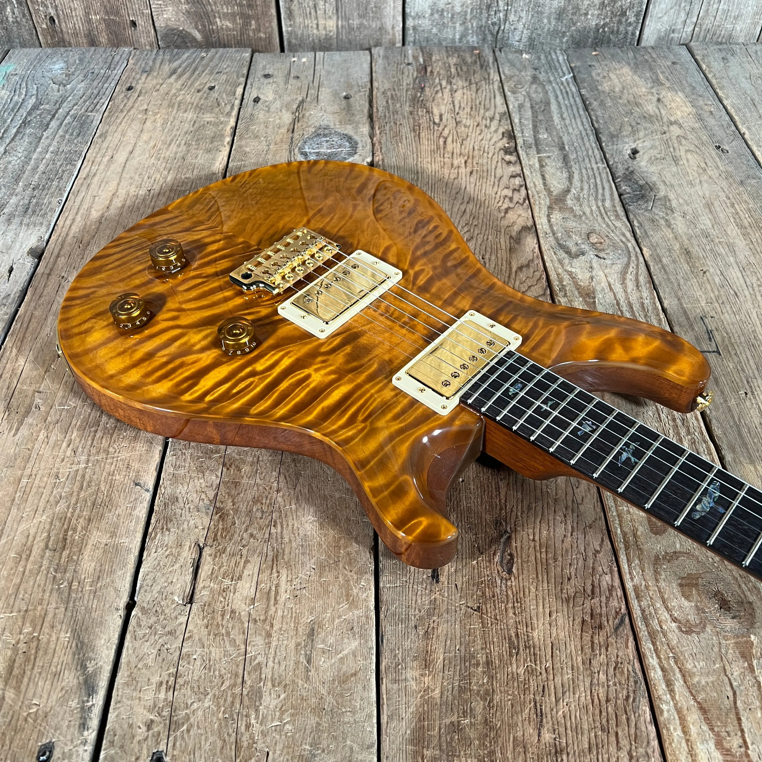 SOLD - PRS Custom 22 Artist Quilt Dragon Pickups Gold Hardware wide thin 2001 Violin Amber