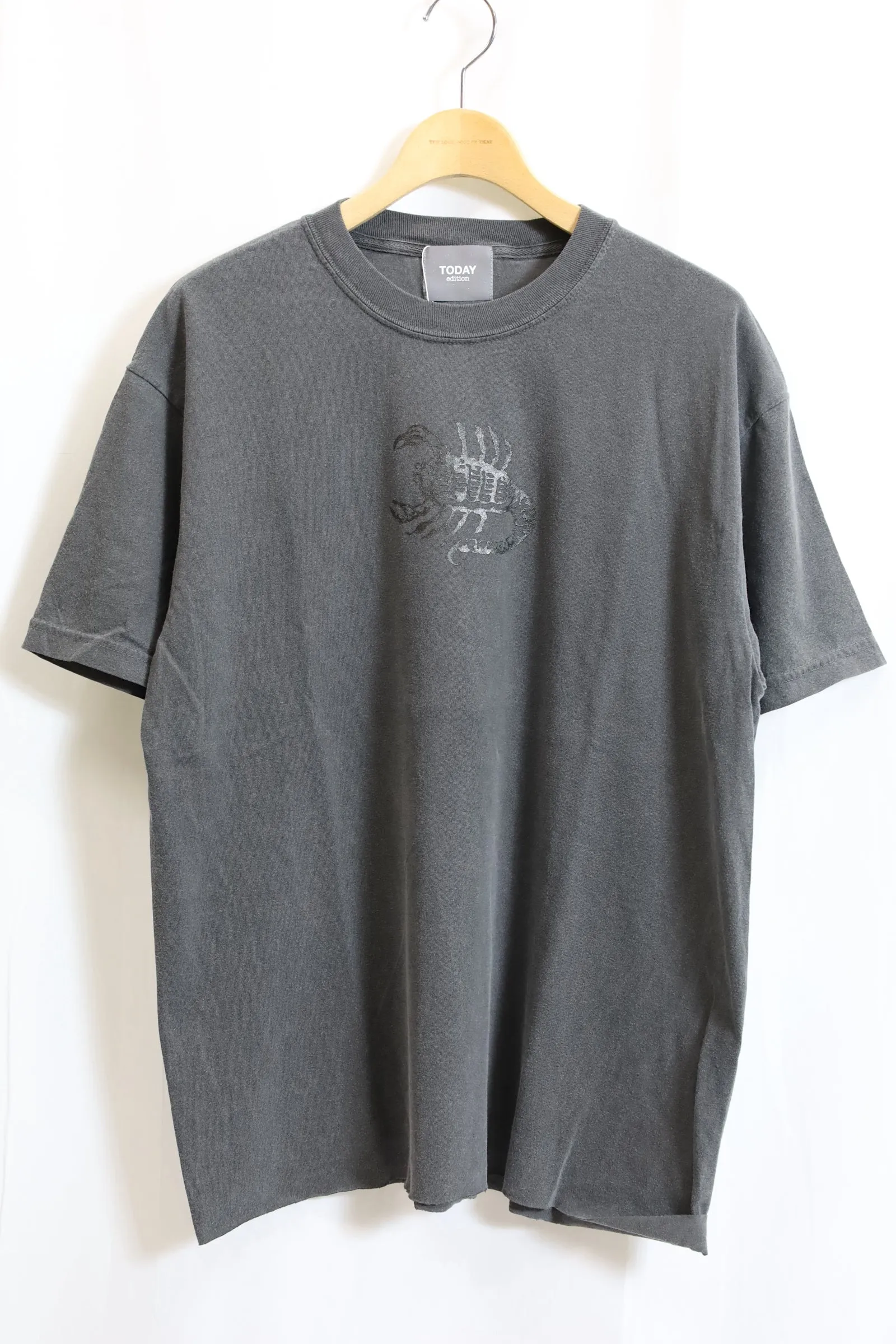 TODAY edition / BRIGHT FUTURE #08 SS Tee - 蠍座/Black