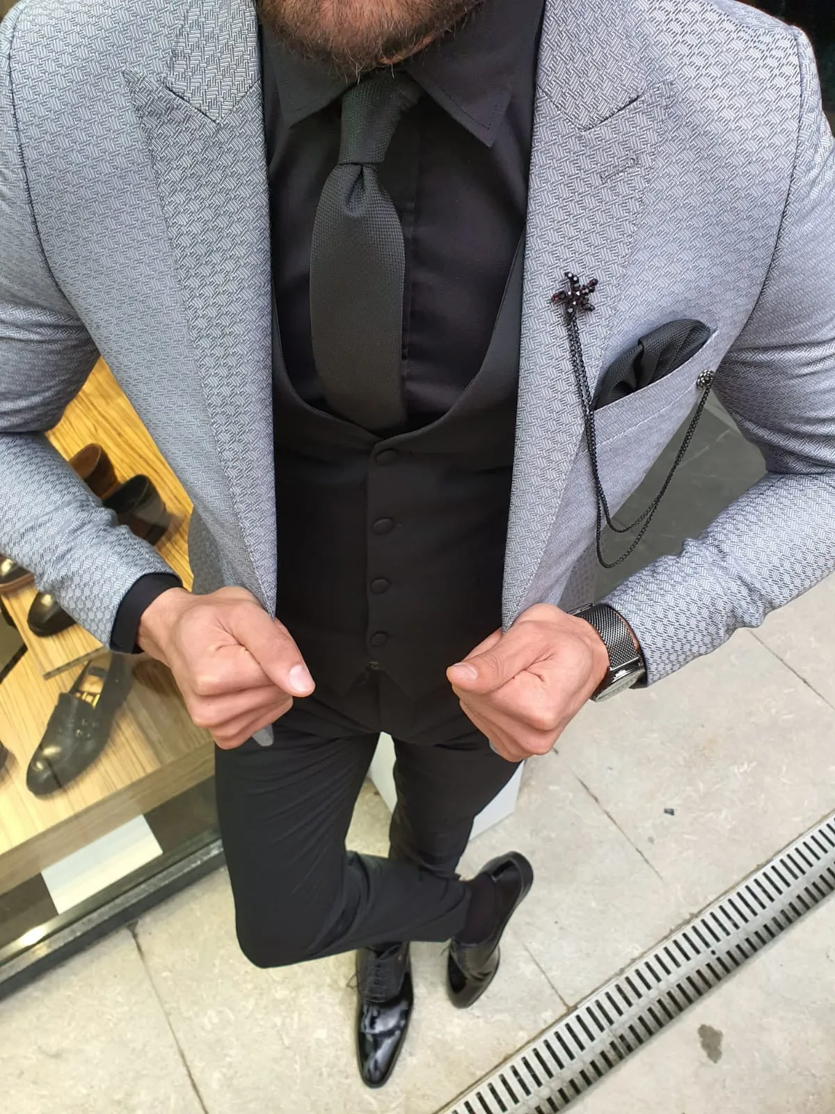 VillaNova Gray Slim Fit Patterned Suit - Three Piece Elegance