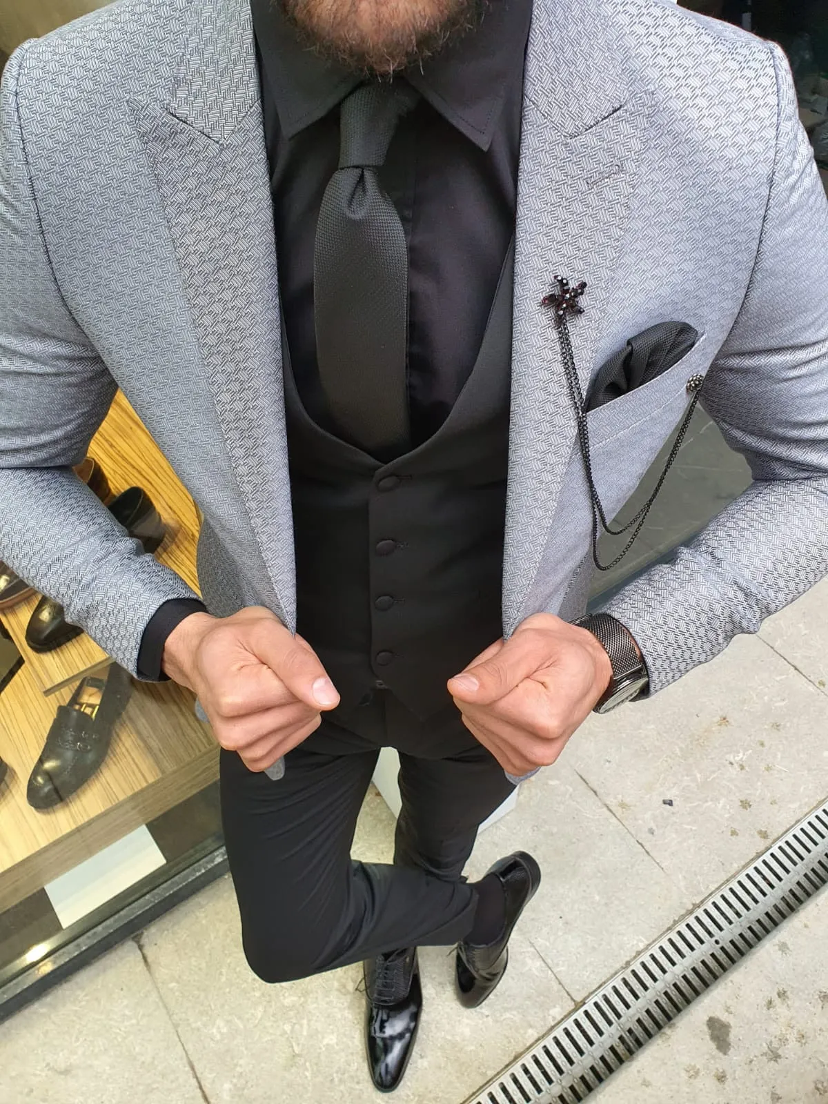 VillaNova Gray Slim Fit Patterned Suit - Three Piece Elegance