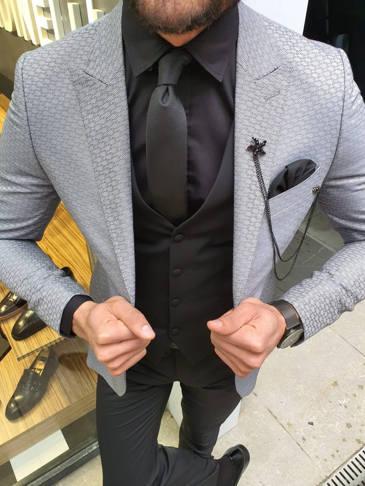 VillaNova Gray Slim Fit Patterned Suit - Three Piece Elegance