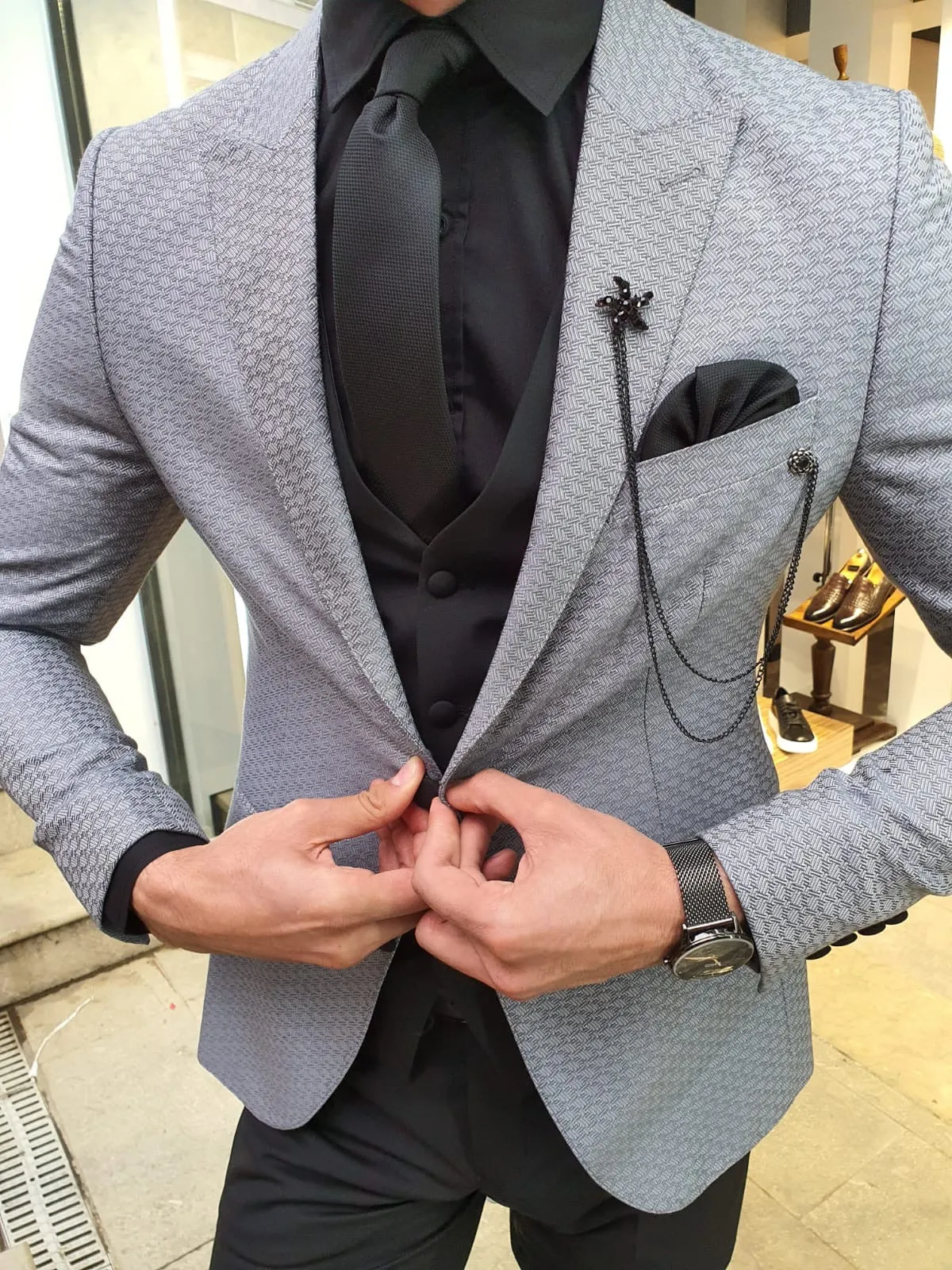 VillaNova Gray Slim Fit Patterned Suit - Three Piece Elegance